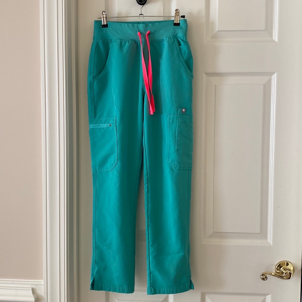 NWT Figs Scrub Pants in Surgical Green XSP